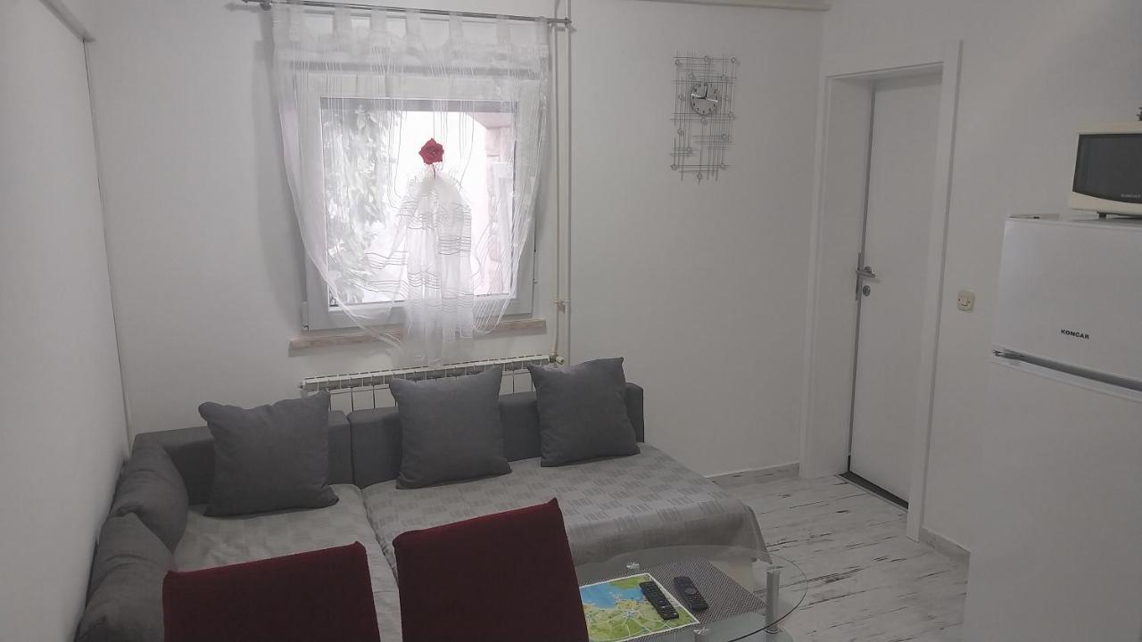 Jan 2 Appartement Pula Buitenkant foto