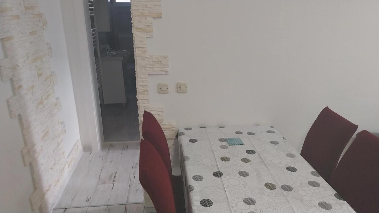 Jan 2 Appartement Pula Buitenkant foto